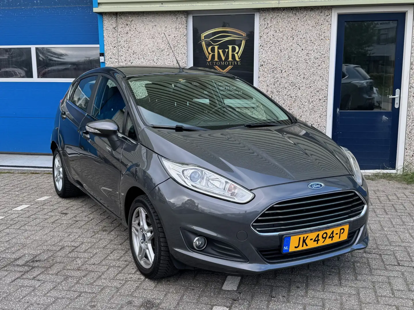 Ford Fiesta 1.0 EcoBoost Titanium AUT CLIMA Grijs - 2