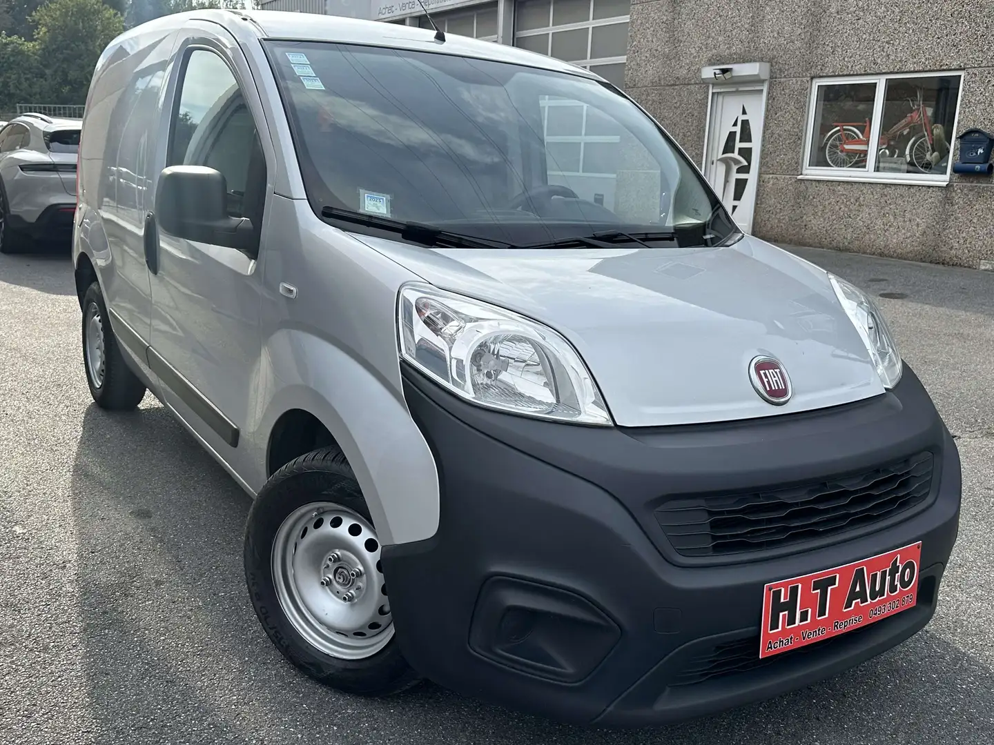 Fiat Fiorino 1.3 Multijet/Etat neuf/Airco/Euro6b/Controle ok Šedá - 2