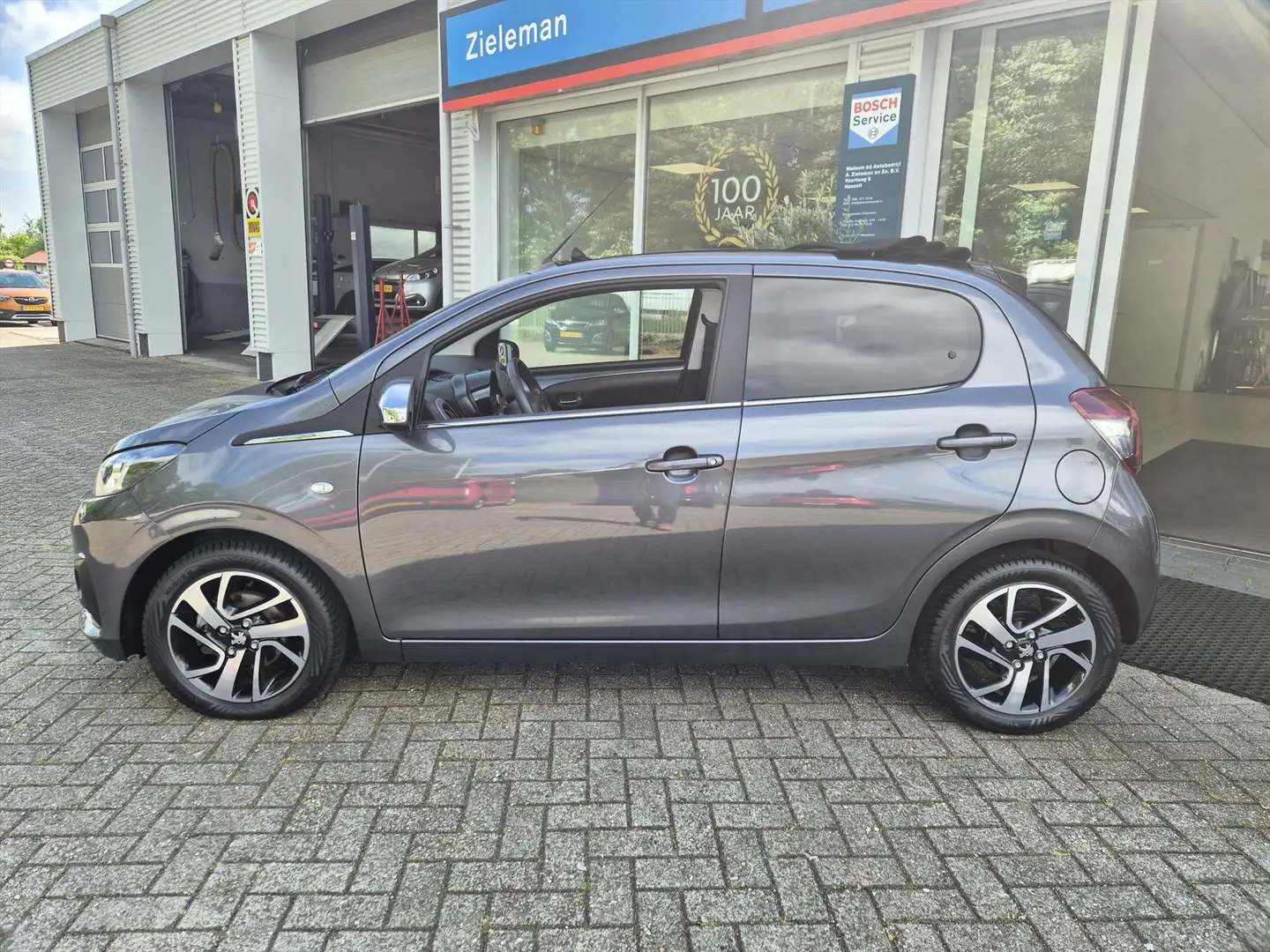 Peugeot 108 1.0 e-VTi 72 pk TOP! Allure Cabrio - Camera - Clim Grau - 2