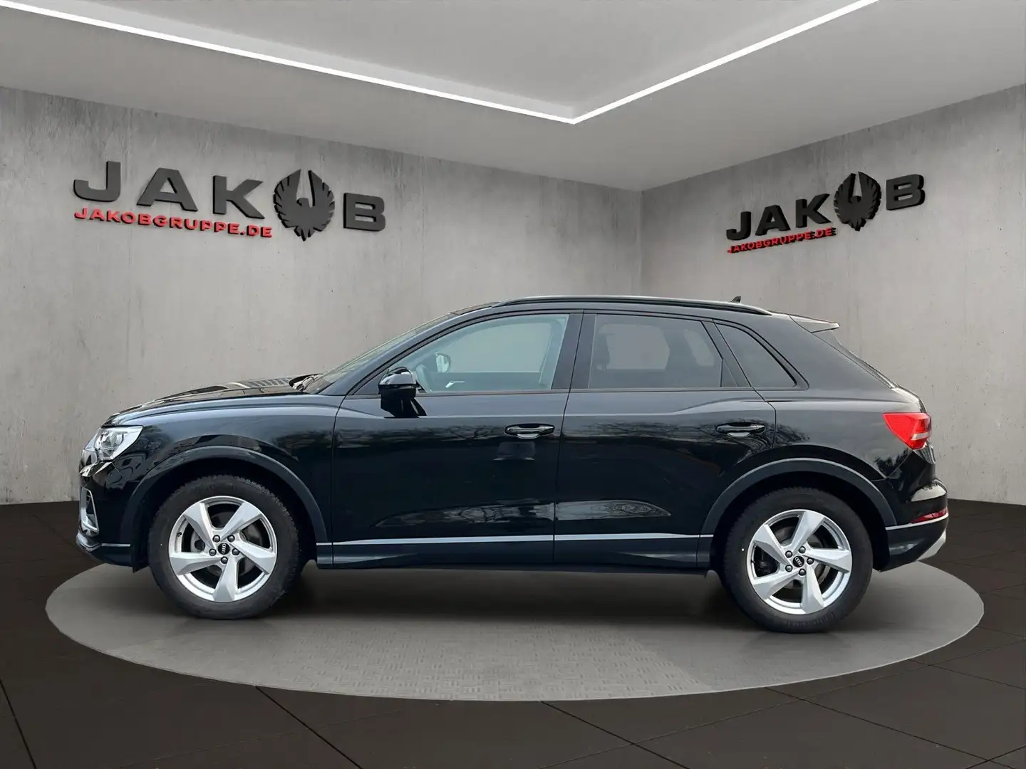 Audi Q3 35 TFSI advanced Schwarz - 2