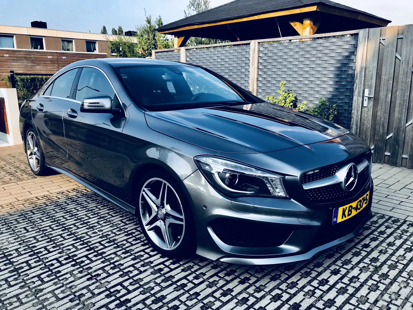 Mercedes-Benz CLA 200 AMG Line Grijs - 1