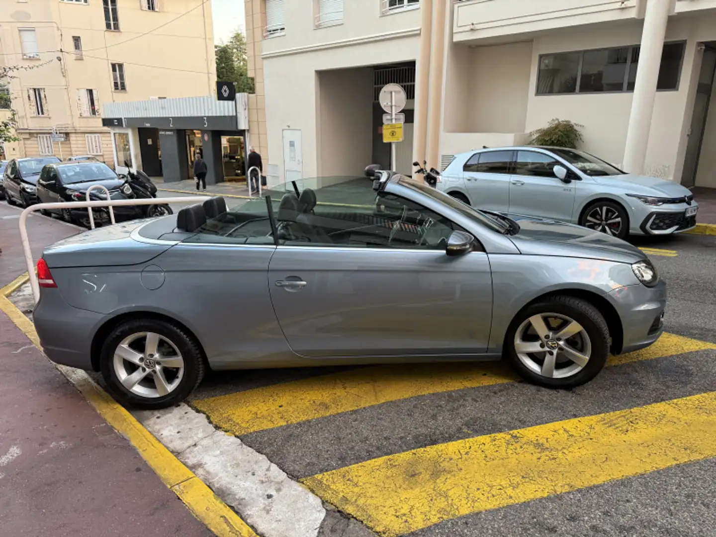 Volkswagen Eos 2.0 TSI 210CH CARAT DSG6 Gris - 2