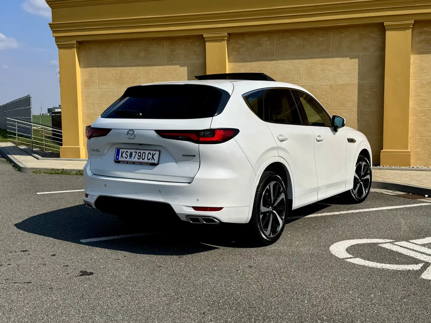 Mazda CX-60 3.3L e-SKYACTIV D TAKUMI Aut. Takumi Weiß - 2