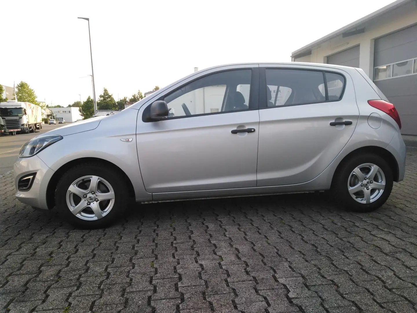Hyundai i20 FIFA World Cup Edition Grau - 2