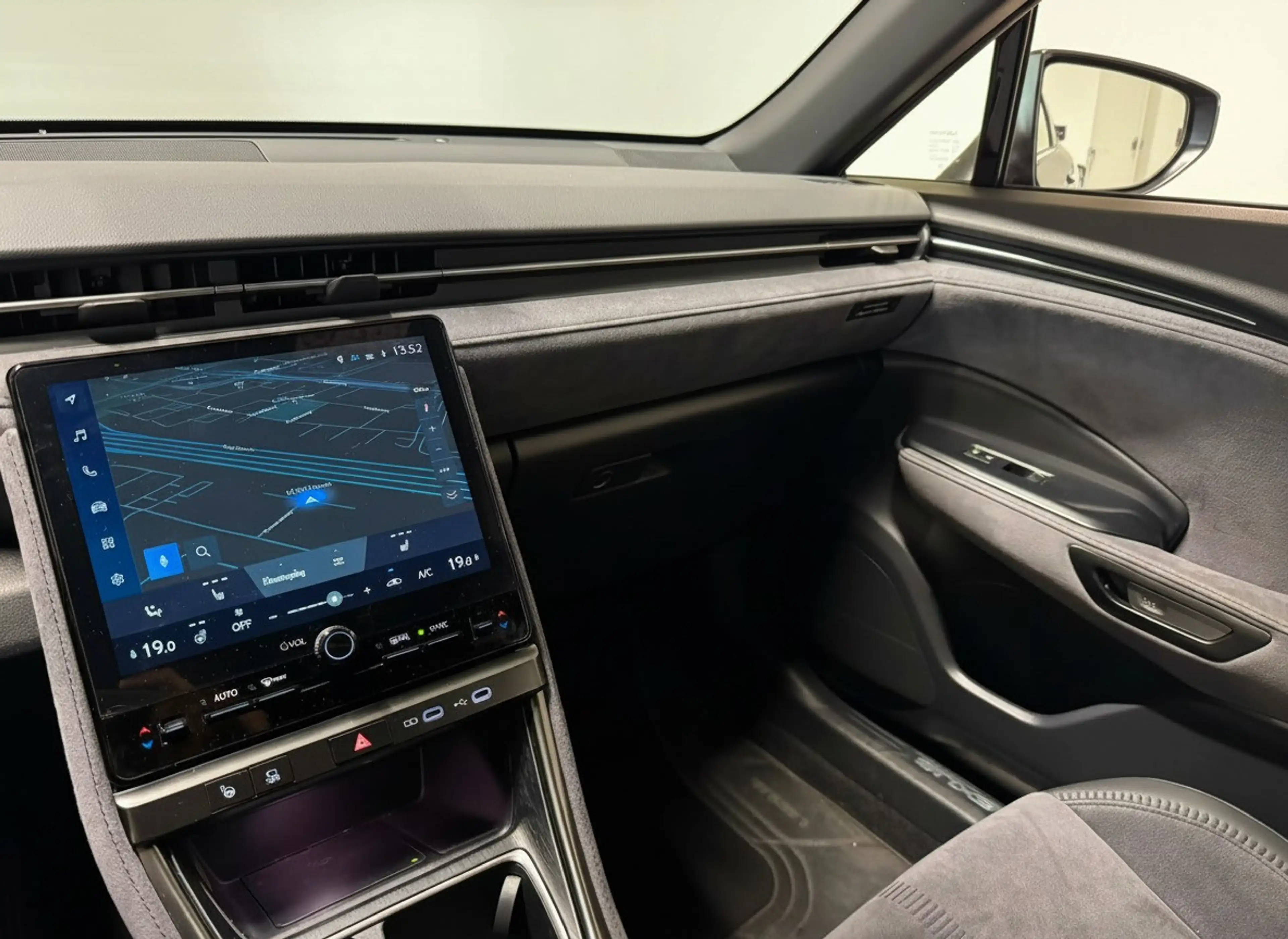 Lexus LBX 1.5 Original Edition AWD | 360' Camera | Carplay | — photo 9