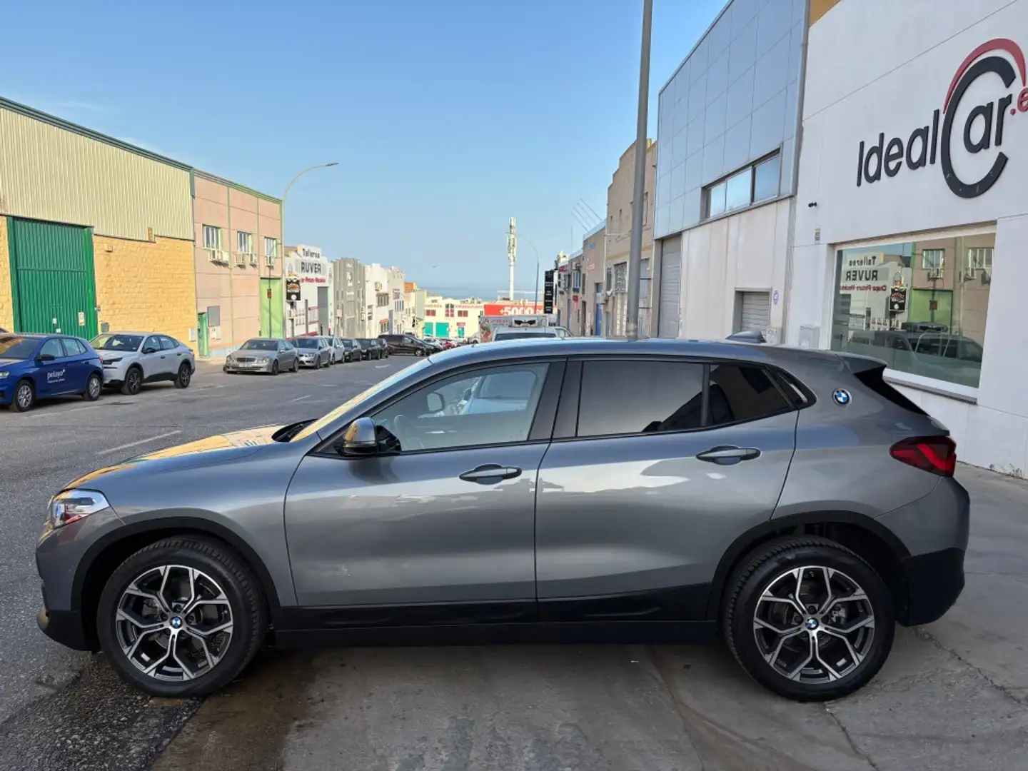 BMW X2 sDrive 18iA Gris - 2