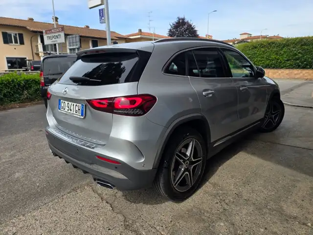 Mercedes-Benz Gla view 10