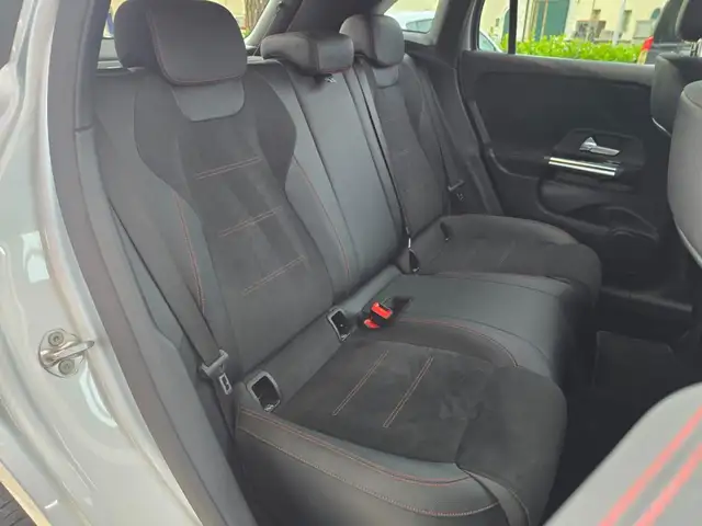 Mercedes-Benz Gla view 11