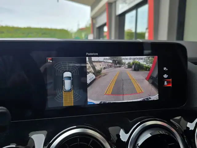 Mercedes-Benz Gla view 5