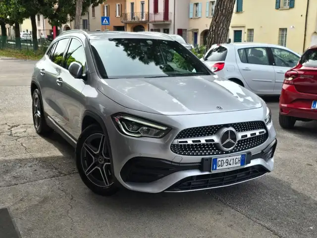 Mercedes-Benz Gla view 14