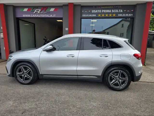 Mercedes-Benz Gla view 2