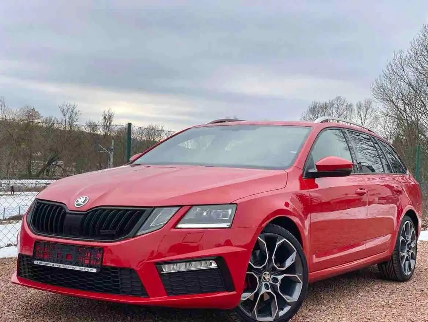 Skoda Octavia Combi RS 4x4*Pano*AHK*RFK*19 Zoll*1.Hand Rot - 2