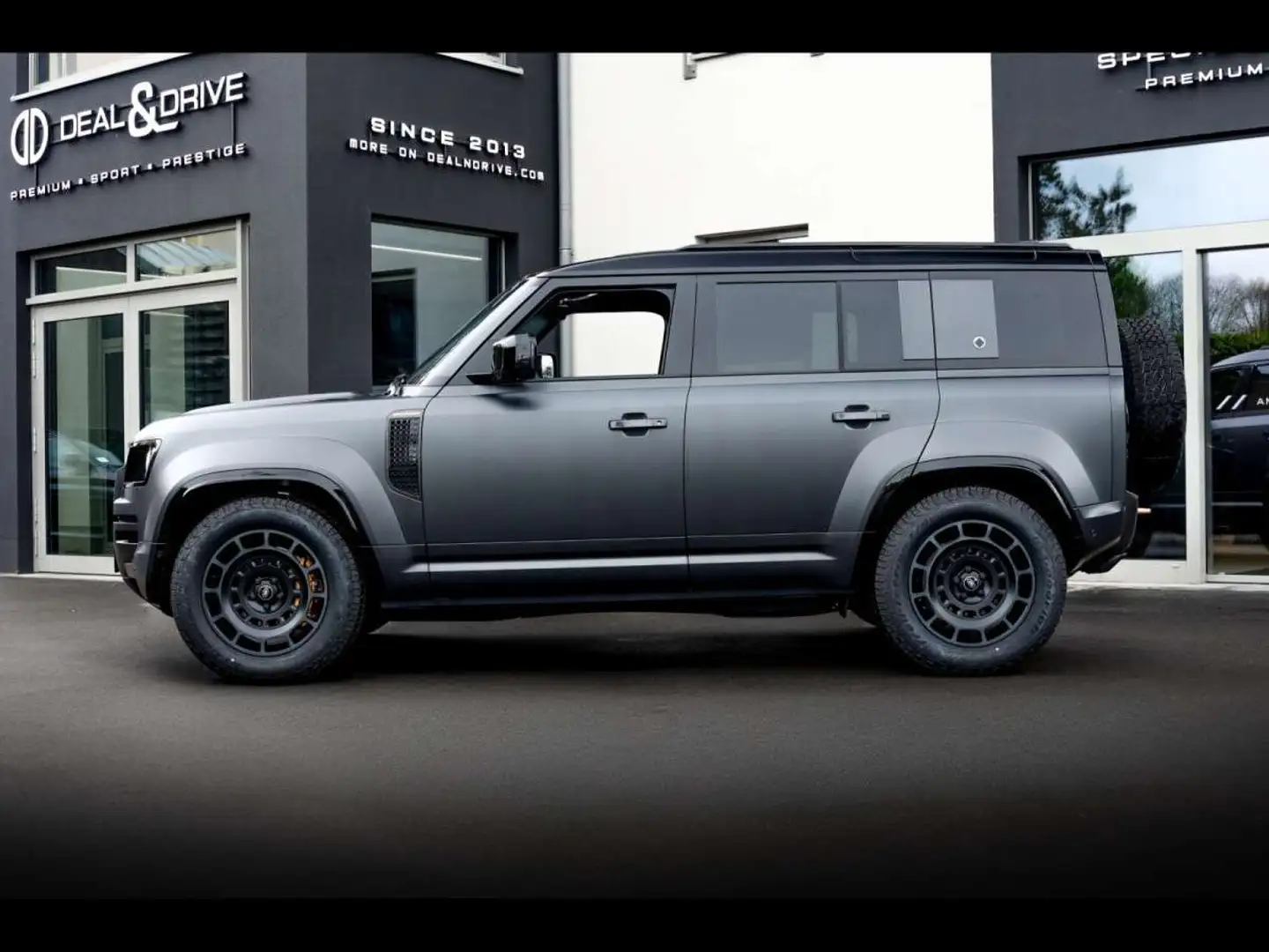 Land Rover Defender 110 V8 P635 MHEV OCTA AWD EDITION ONEMY25CARBON Gris - 2