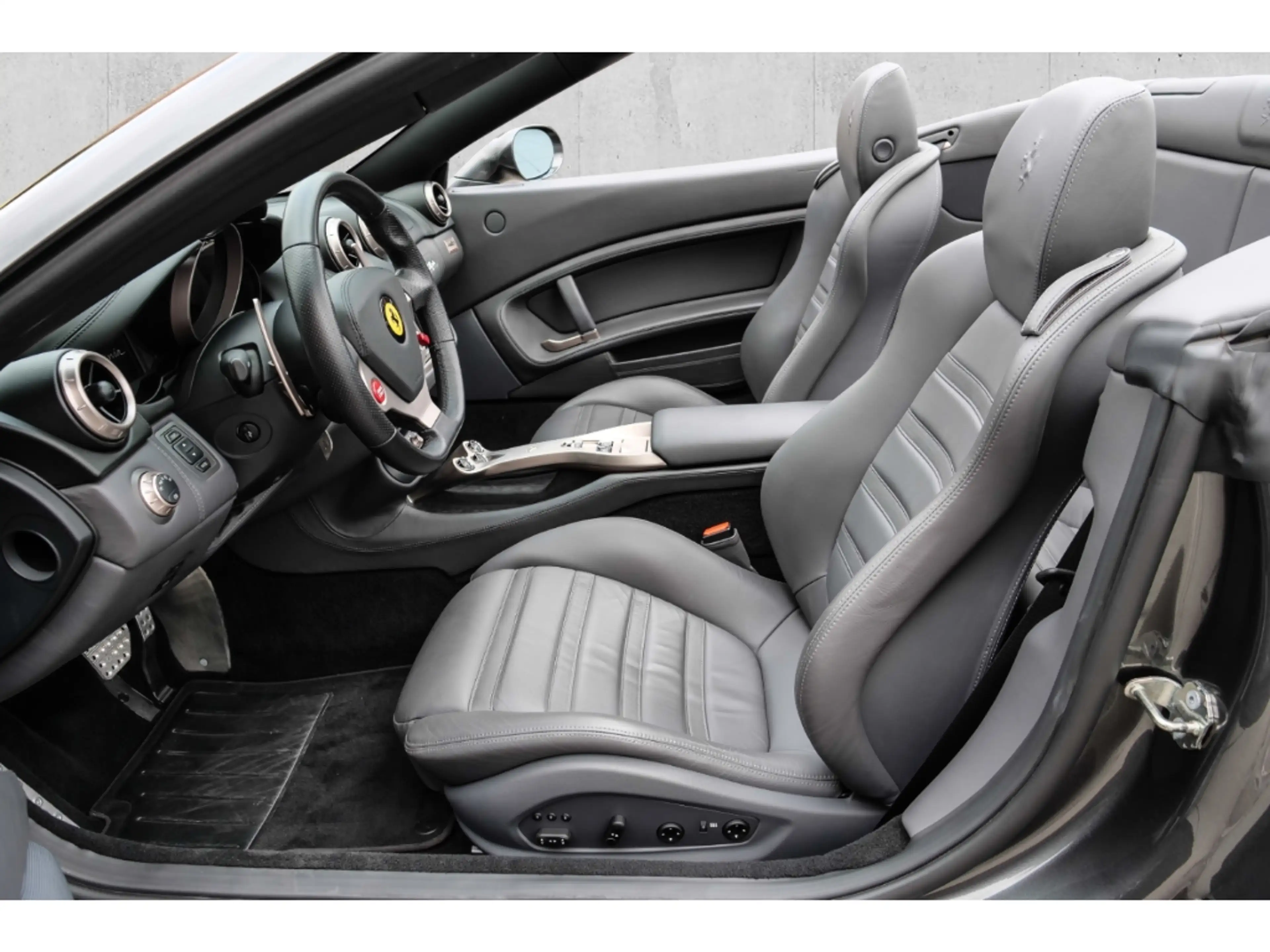 Ferrari California ***FERRARI KÖLN - OFFICIAL DEALER*** — photo 14