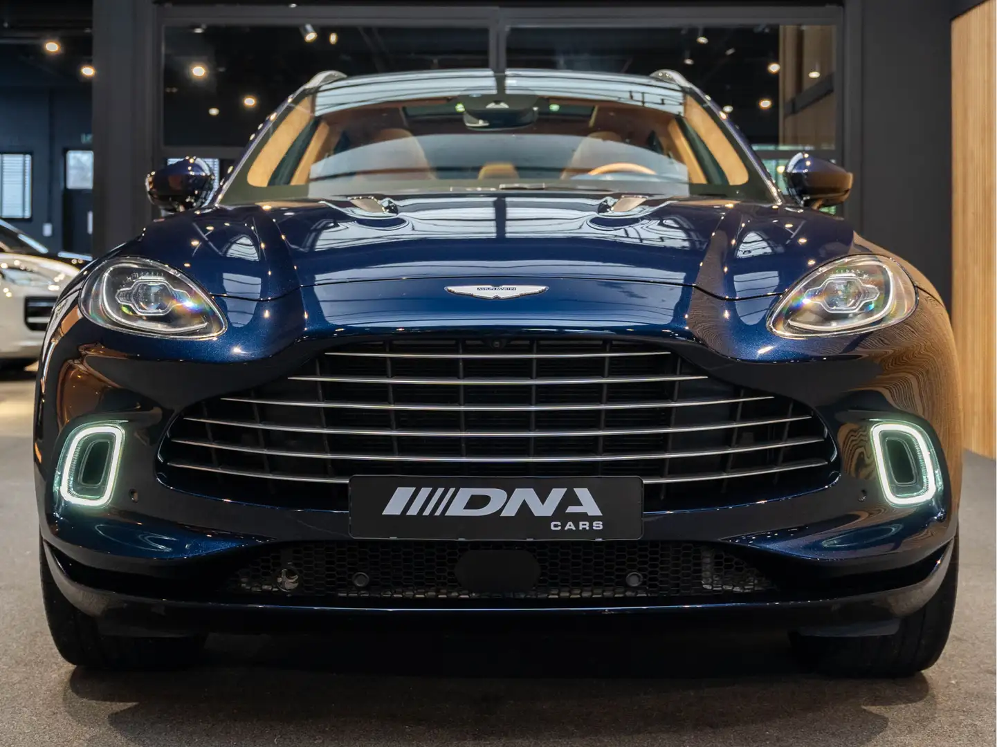 Aston Martin DBX 550 4.0 V8 Two Tone Leder Pano 4.0 V8 Ventilatie S Albastru - 2