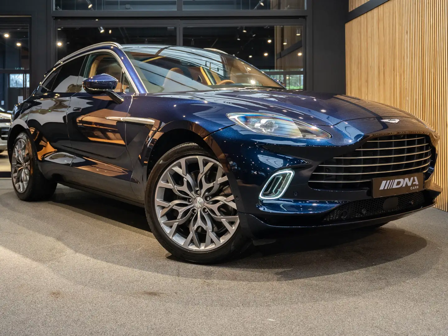 Aston Martin DBX 550 4.0 V8 Two Tone Leder Pano 4.0 V8 Ventilatie S Albastru - 1