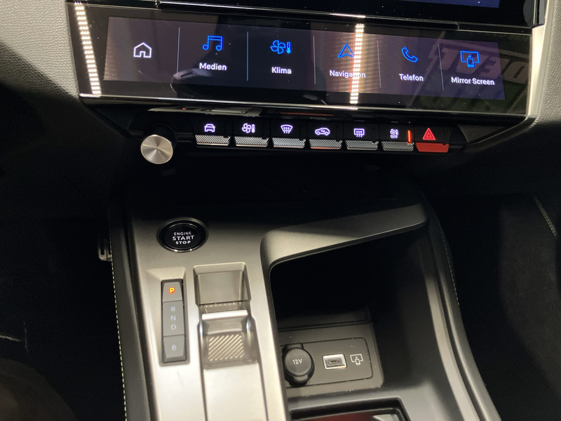 Peugeot 408 225 PHEV GT ACC+Alcantara+Schiebedach — photo 12