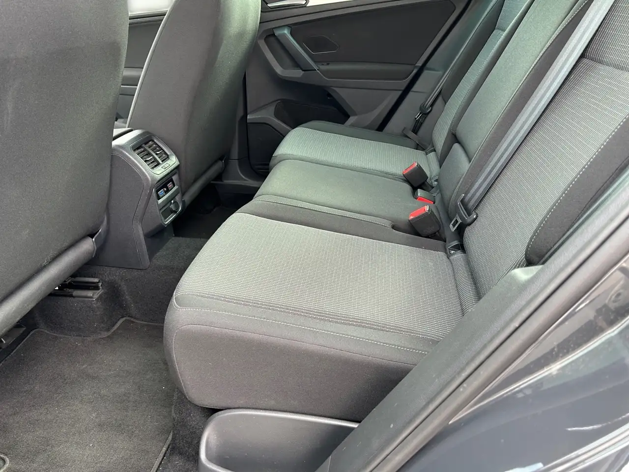 Volkswagen Tiguan 2.0 TDI +AHK +LED +ACC +NAVI +SHZ +17" +APP-CONN, миниатюра 15