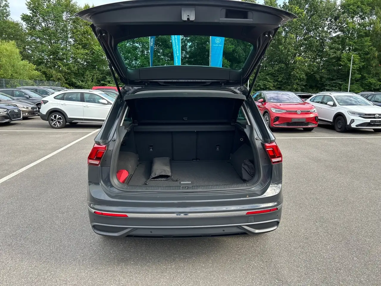 Volkswagen Tiguan 2.0 TDI +AHK +LED +ACC +NAVI +SHZ +17" +APP-CONN, миниатюра 16