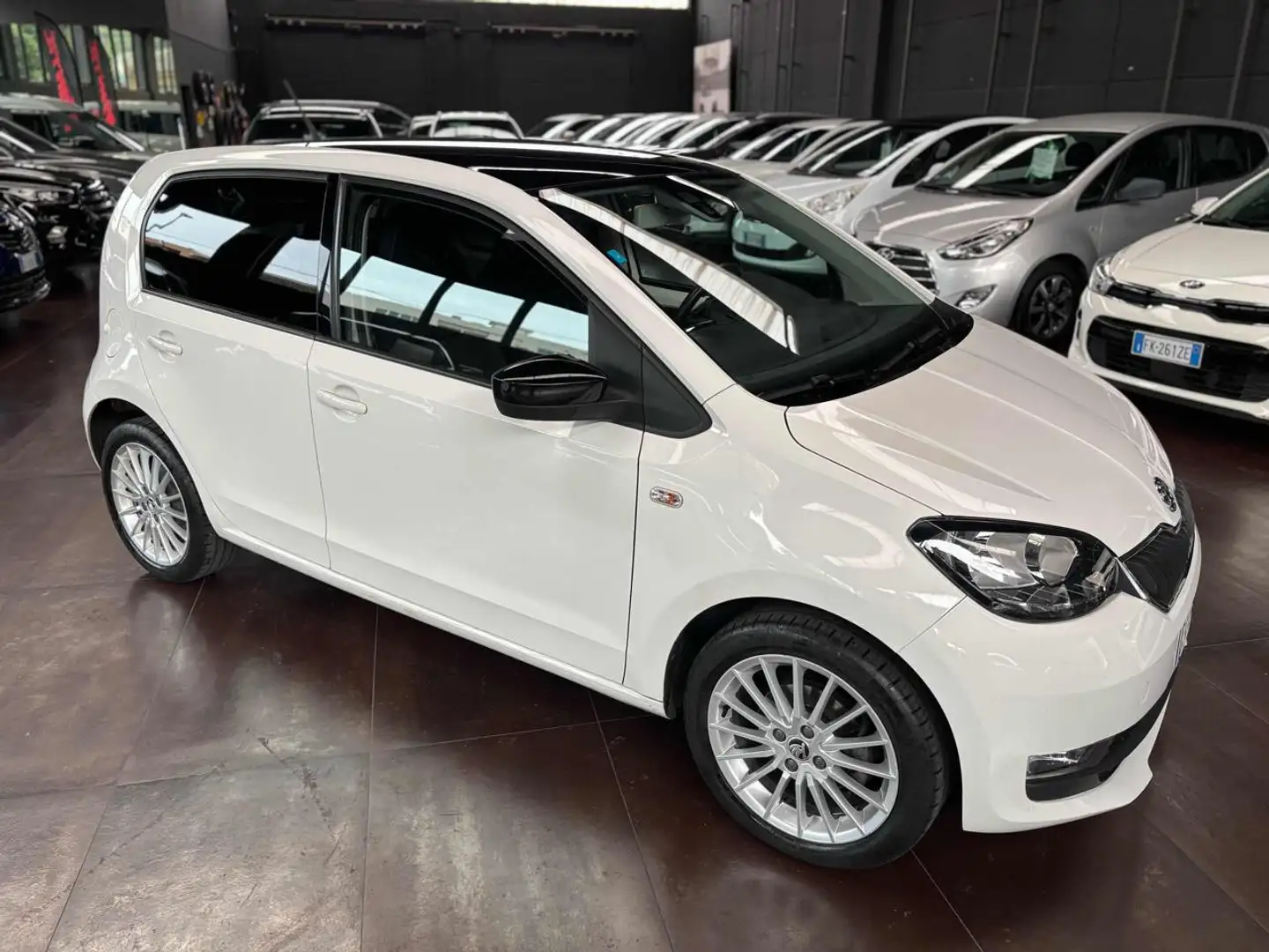 Skoda Citigo 1.0 68 CV 5 porte Style G-Tec Bianco - 1