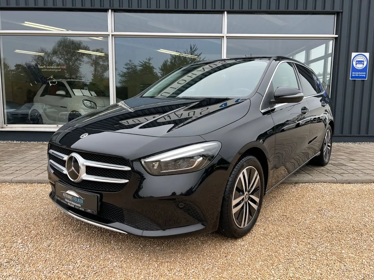 Mercedes-Benz B 250 e+Leder+Panorama+ Schwarz - 2