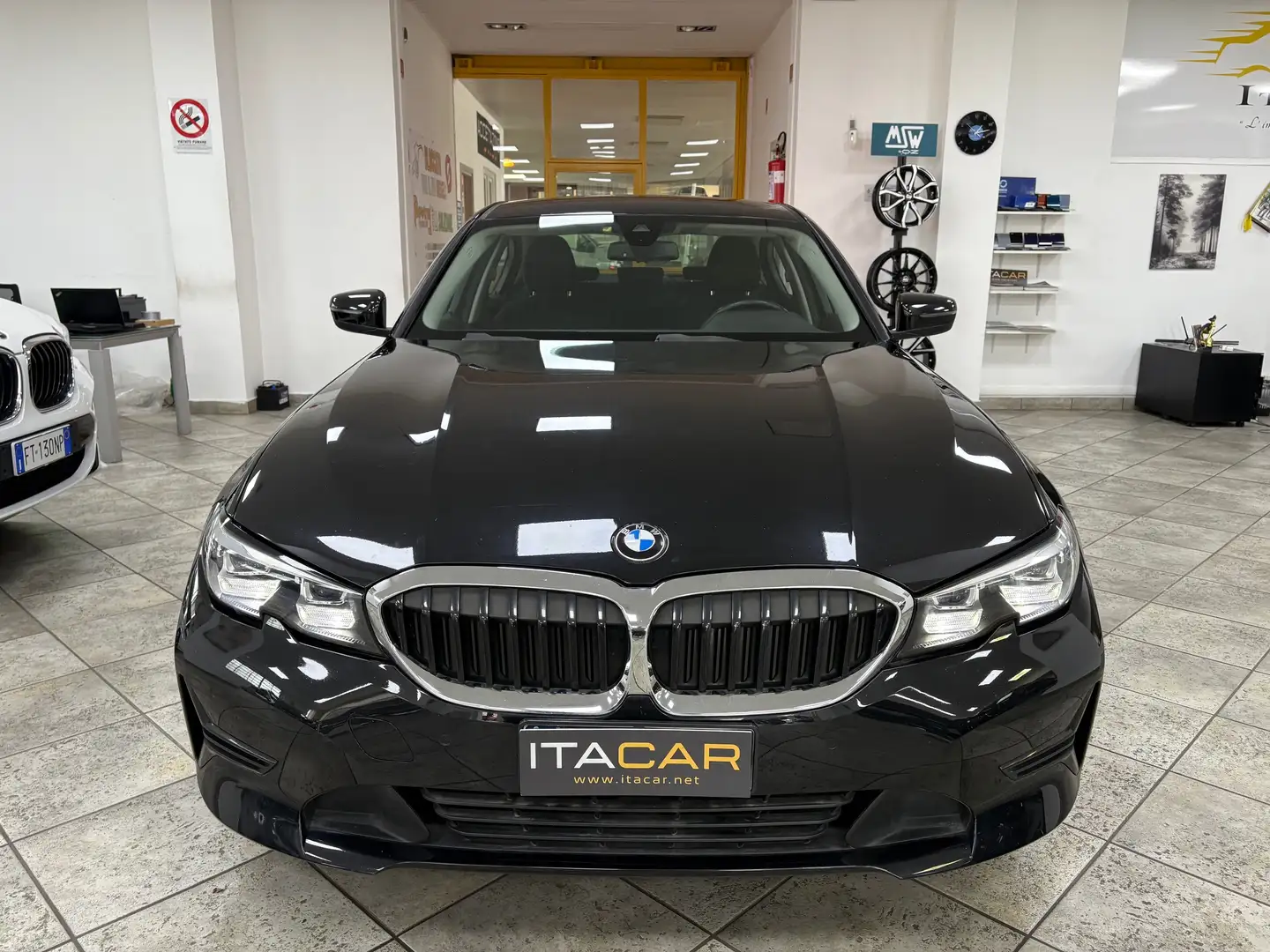 BMW 316 Serie 3 Berlina 316d mhev 48V Business Zwart - 2