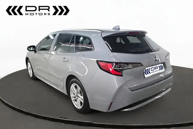 Toyota Corolla view 3