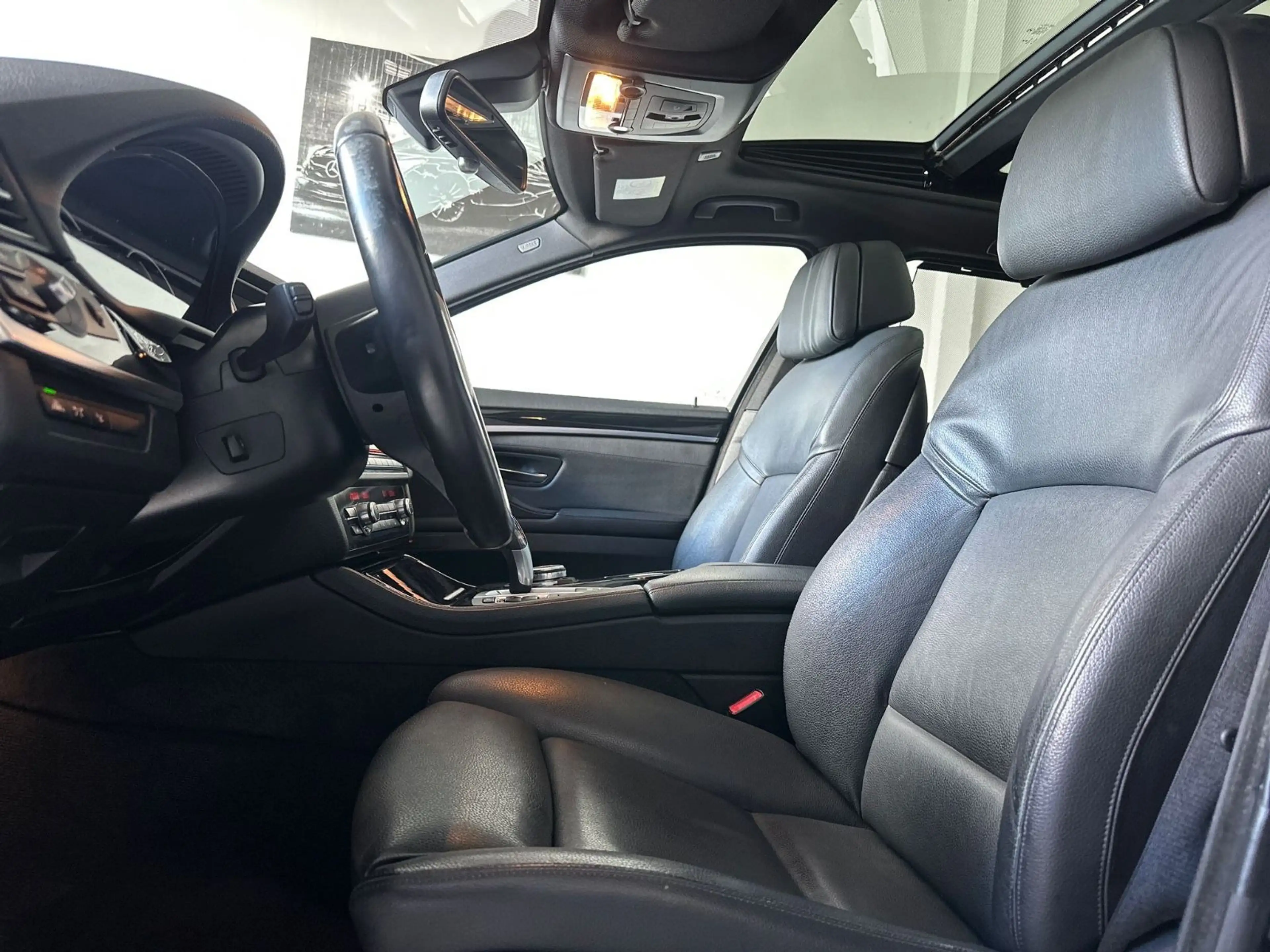 BMW 535 d Touring xDrive M-Sport Voll M-Paket — photo 4