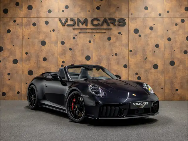 Porsche 992 view 7