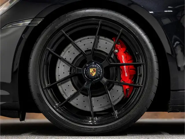 Porsche 992 view 15