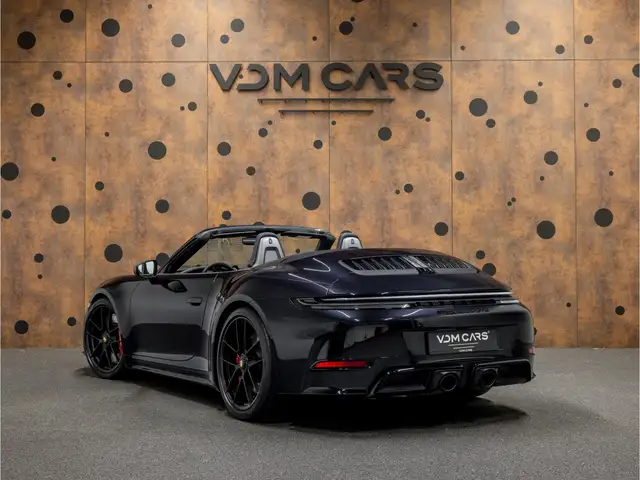Porsche 992 view 3