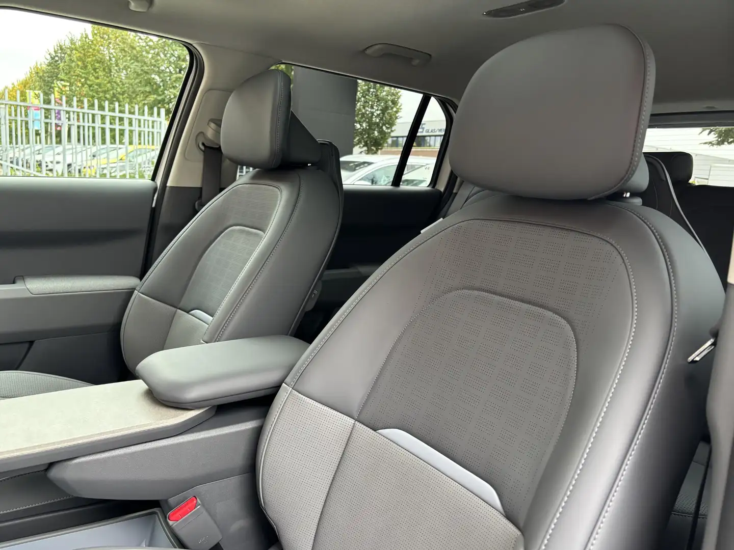 Kia EV3 Plus Advanced 58.3 kWh €3.000,- inruilvoordeel | V Wit - 2