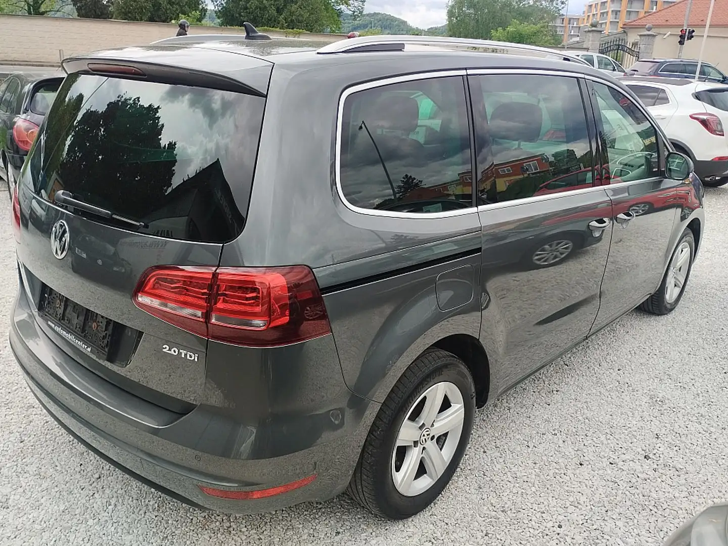 Volkswagen Sharan Business BMT SCR 2,0 TDI 127g Серый - 2