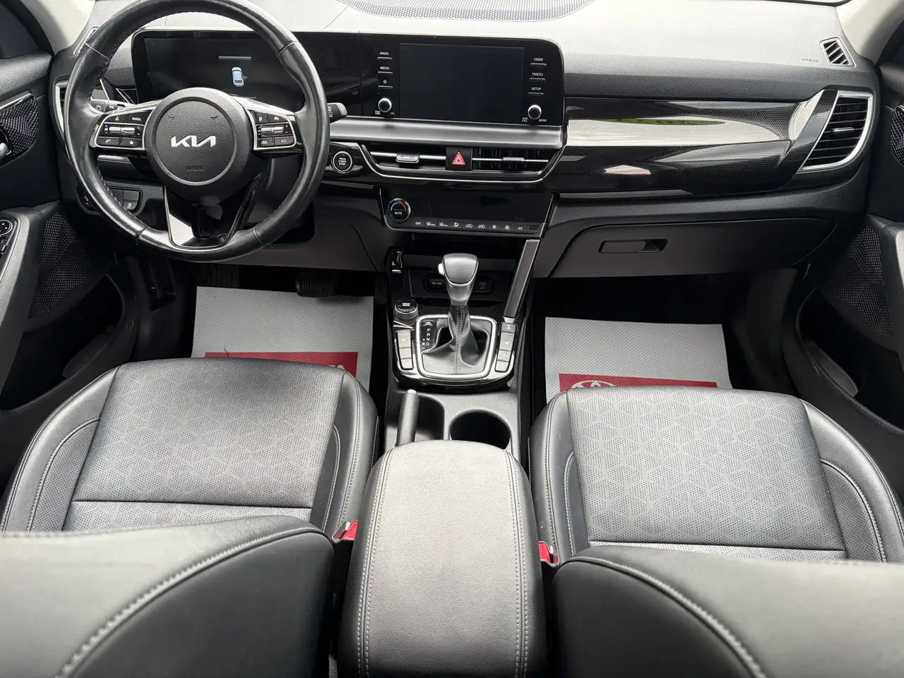 Kia Seltos снимка Kia Seltos