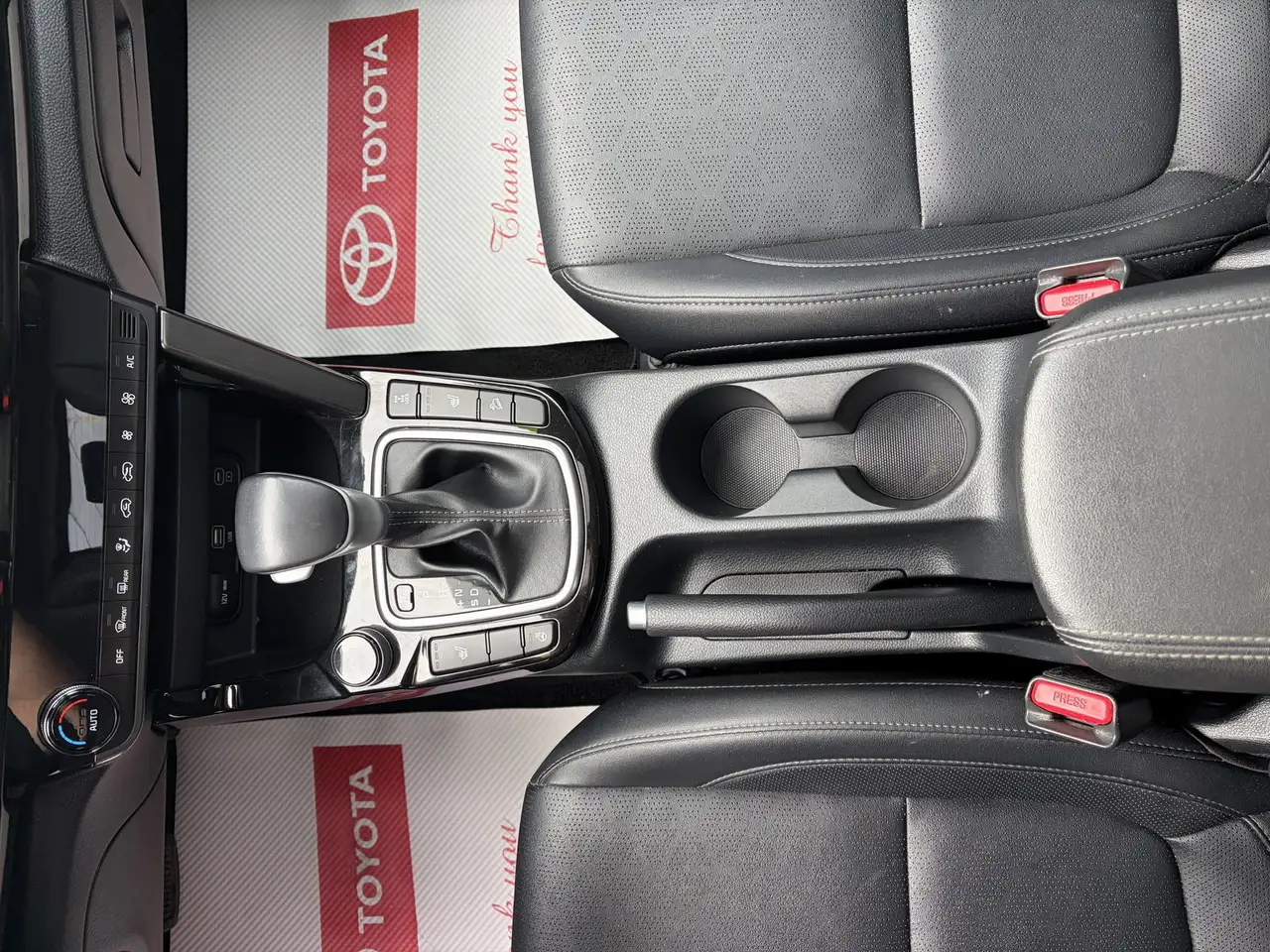 Kia Seltos снимка Kia Seltos