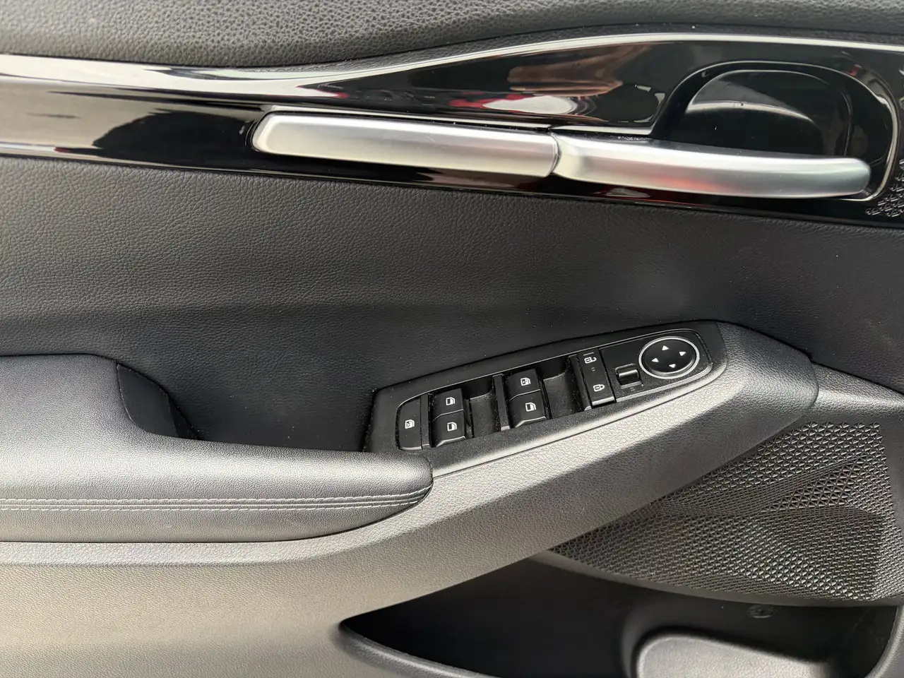 Kia Seltos снимка Kia Seltos