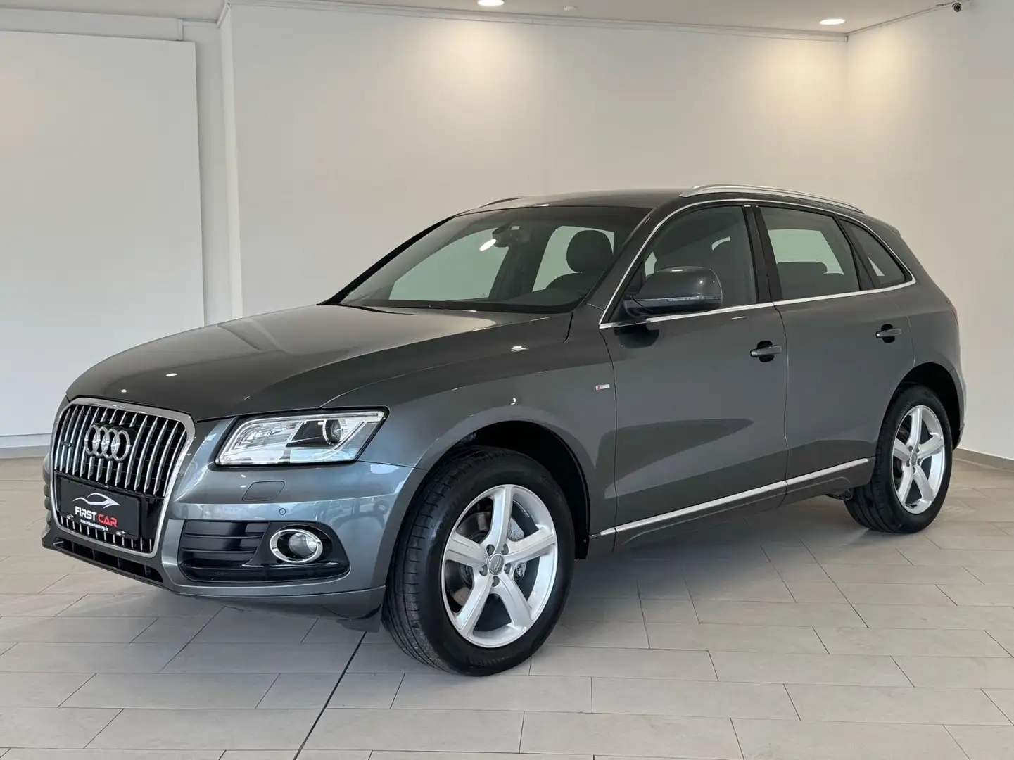 Audi Q5 2.0 TDI Quattro S-Line|1-HAND|AHK|XENON|TOTW| Grau - 1