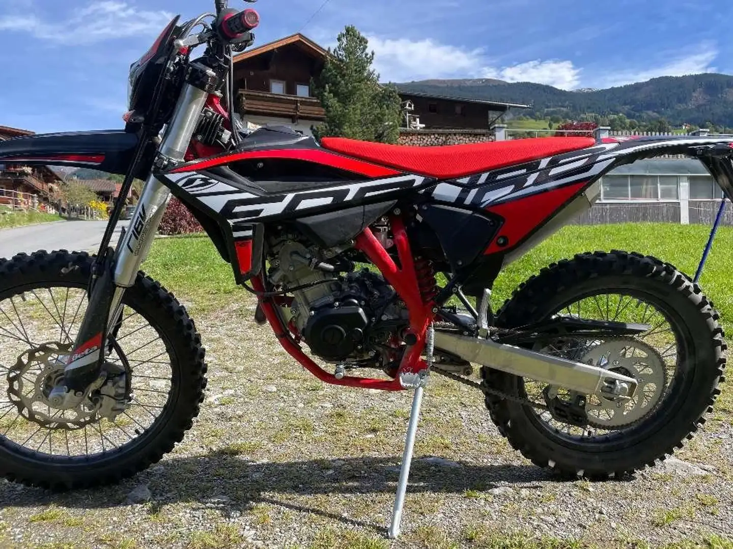 Beta RR Enduro RR 4T 125 LC BLACK Rouge - 1