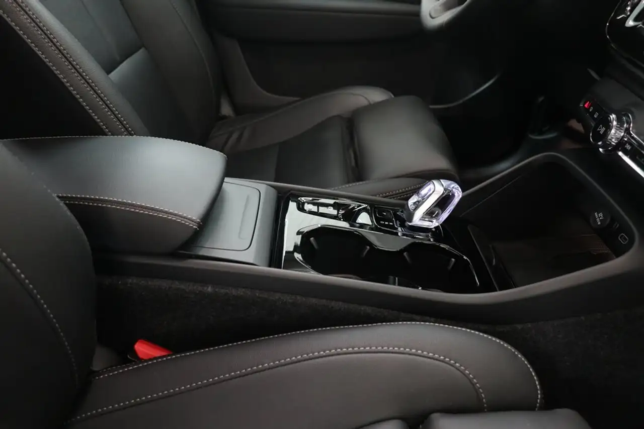 Volvo XC40 B3 Mild Hybrid Plus Dark Leder Adaptieve cruise Control BLIS Camera 360 Memory, миниатюра 18