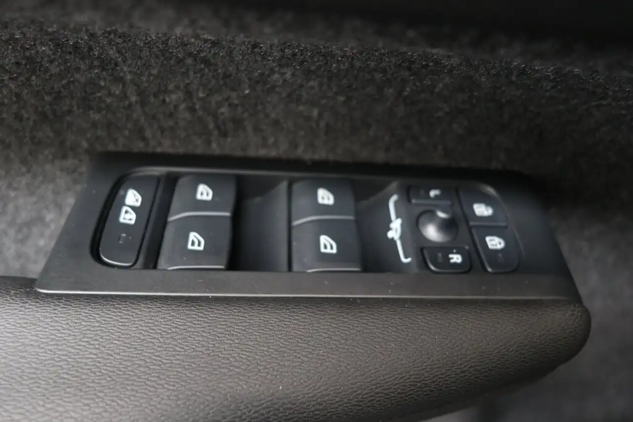 Volvo XC40 B3 Mild Hybrid Plus Dark Leder Adaptieve cruise Control BLIS Camera 360 Memory, миниатюра 27