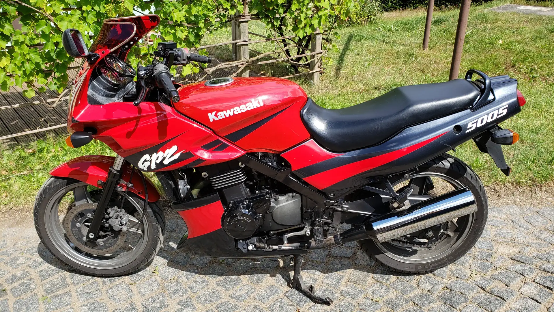 Kawasaki GPZ 500 S Rood - 2