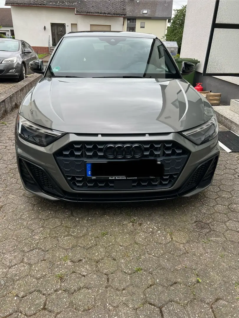 Audi A1 30 TFSI S line Grau - 1