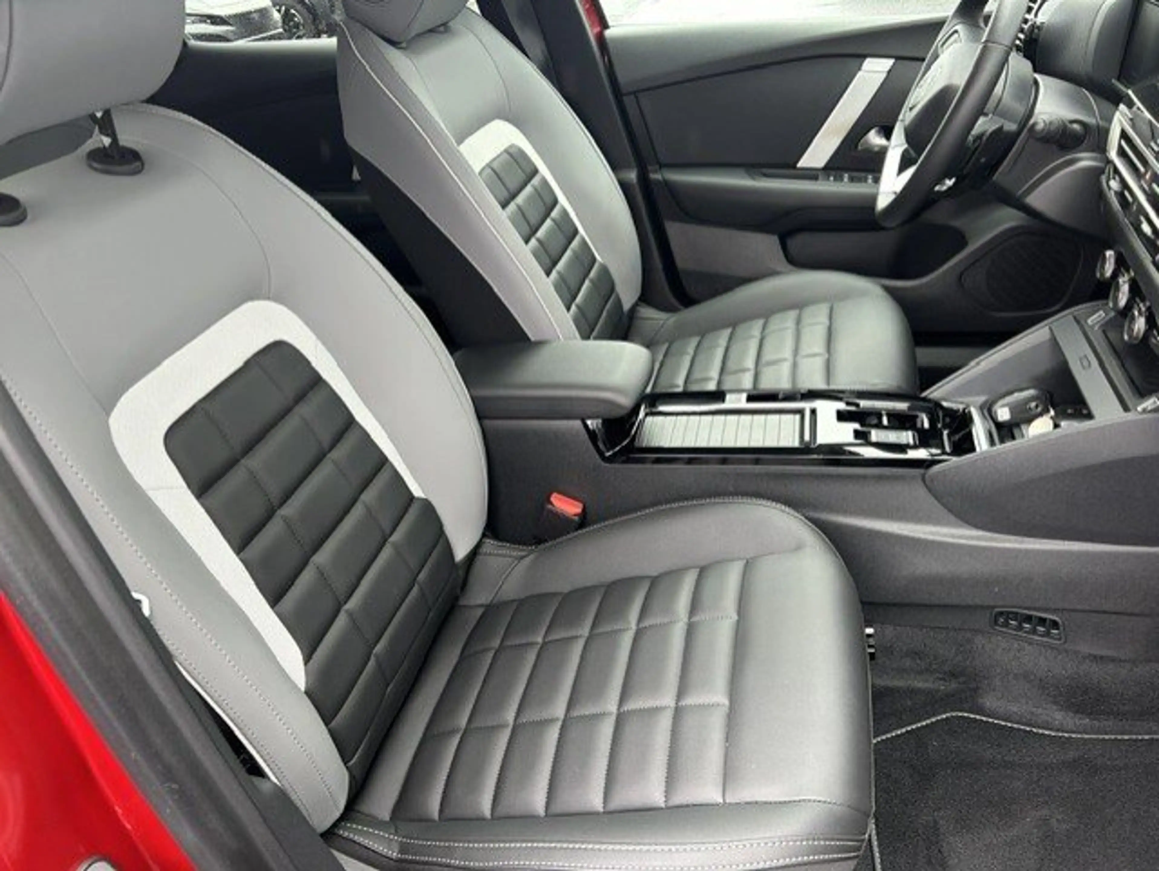 Citroen C4 1.2 MHEV MAX Hybrid — photo 13