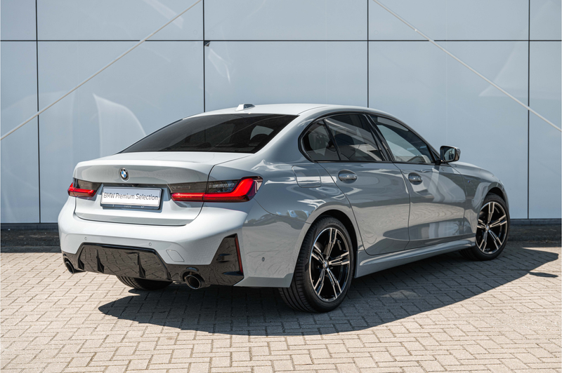 BMW 318 3 Serie 318i M Sport Automaat / Sportstoelen / Com — photo 2