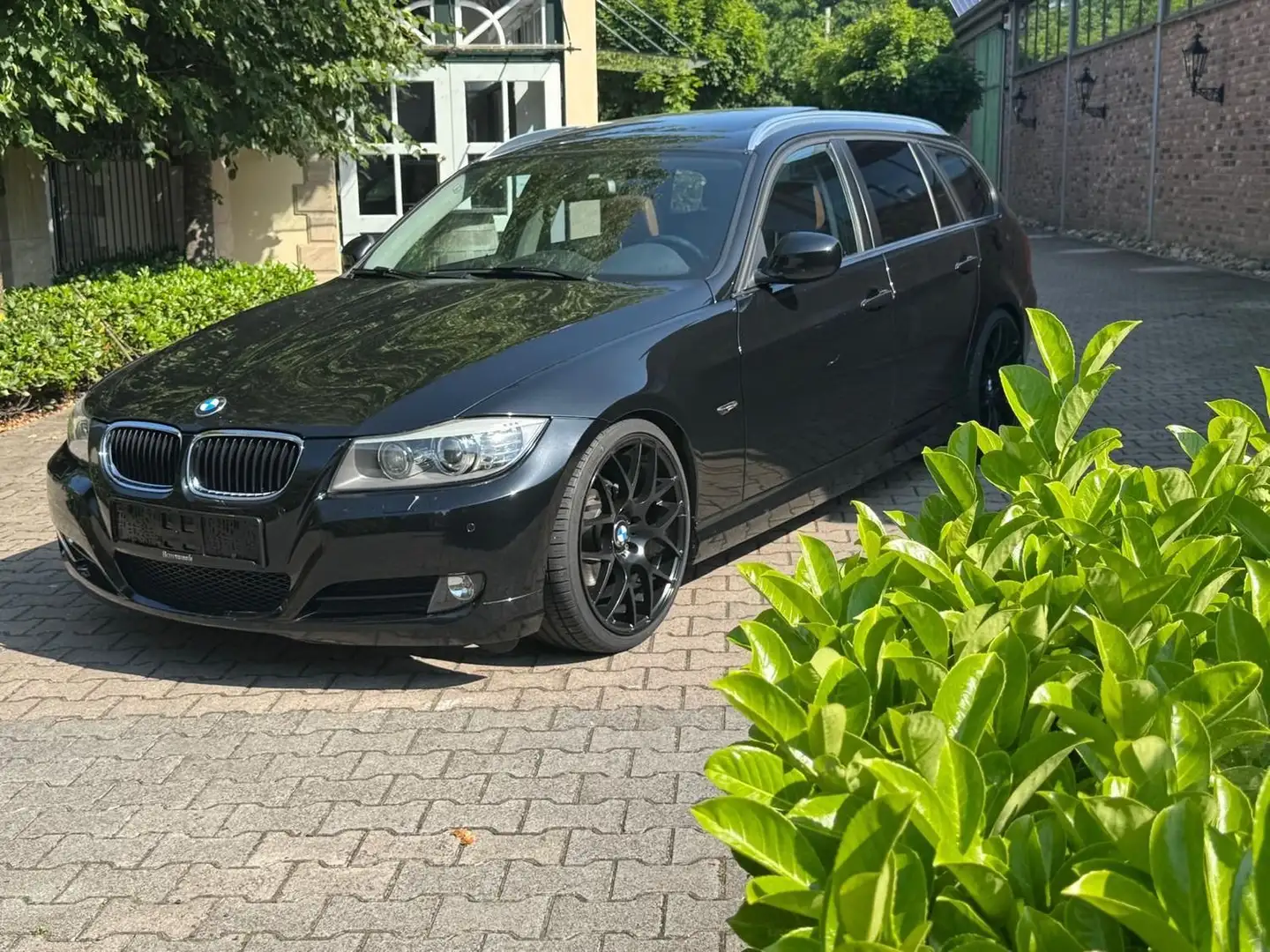 BMW 318 318i Panorama Leder 19 Zoll uvm... Schwarz - 1