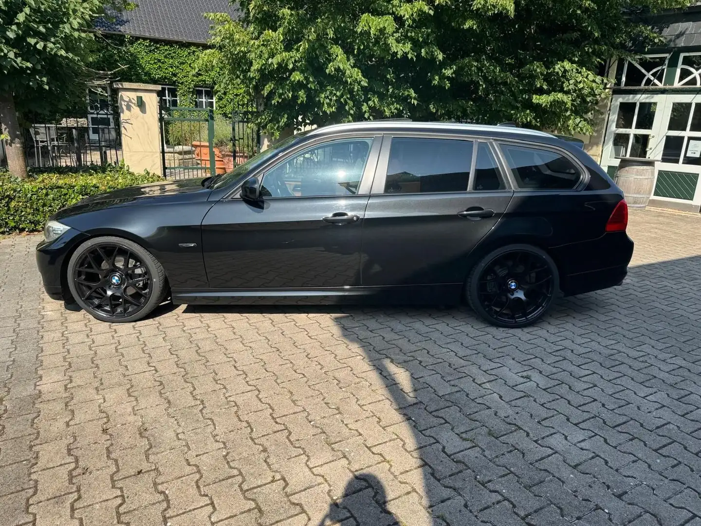 BMW 318 318i Panorama Leder 19 Zoll uvm... Schwarz - 2