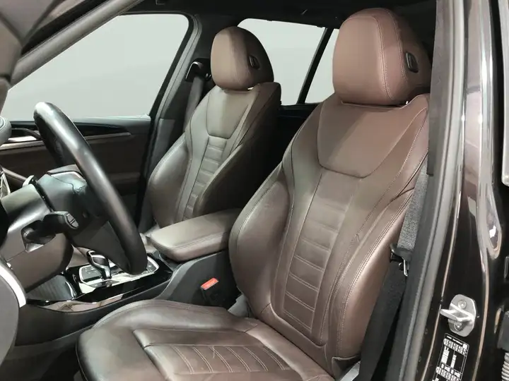 BMW X3 2022, foto 25