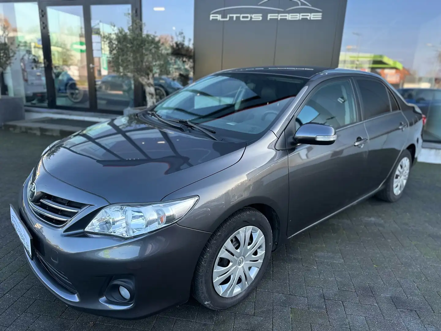 Toyota Corolla 1.6 VVT-i Leder Airco 52000km Grau - 1