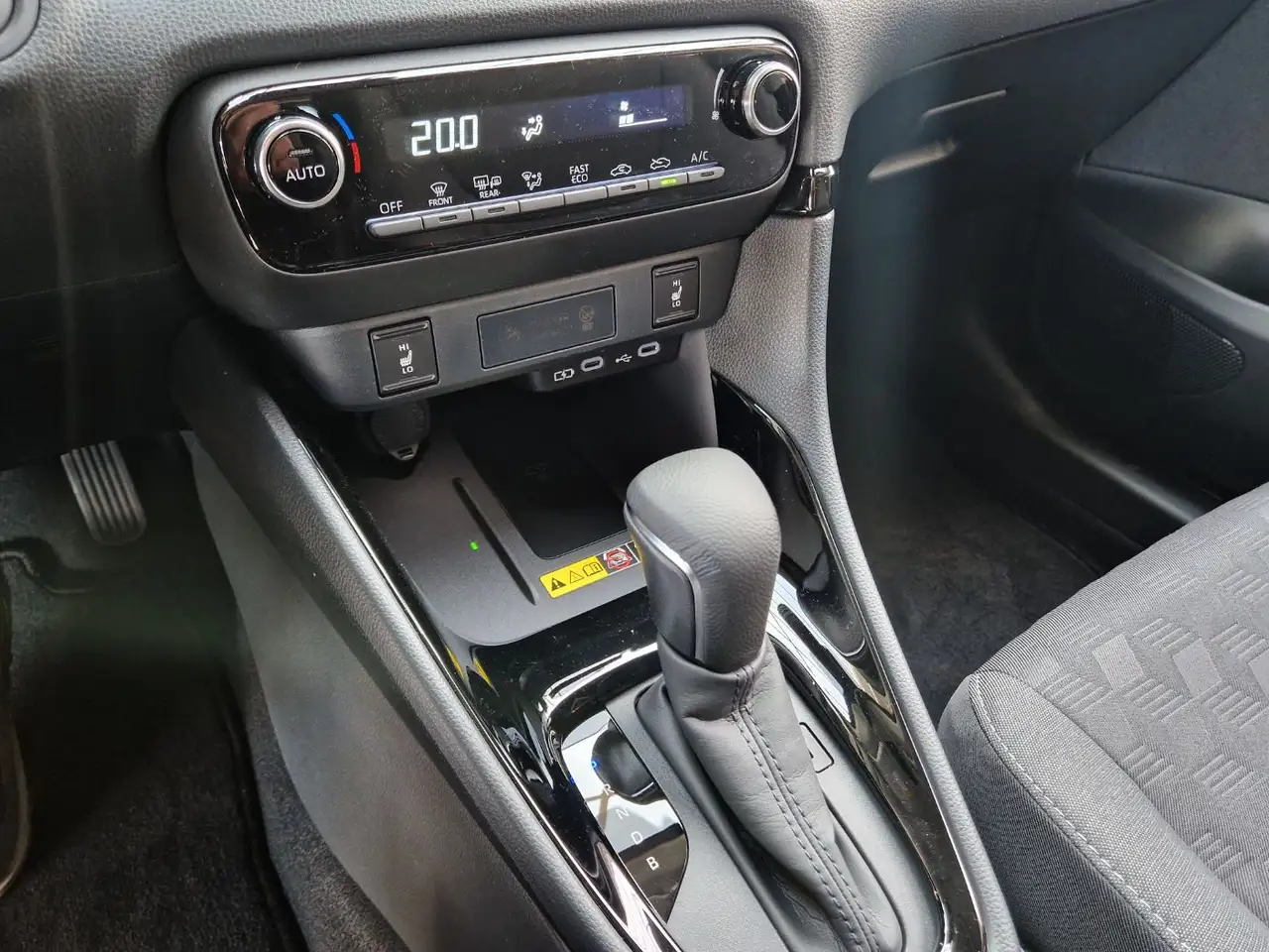 Toyota Yaris 1,5L Hybrid Teamplayer Comfort Paket 16