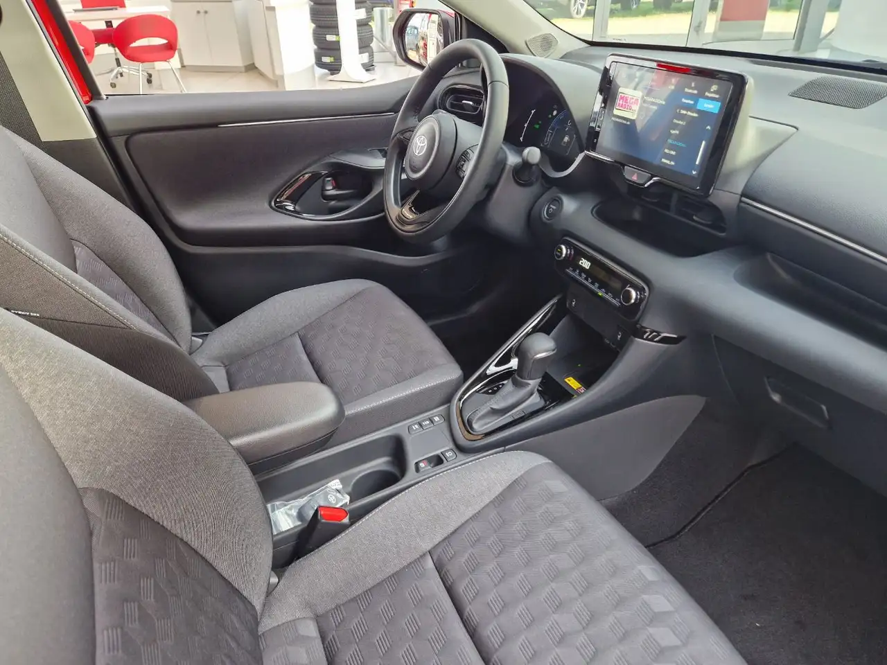 Toyota Yaris 1,5L Hybrid Teamplayer Comfort Paket 12